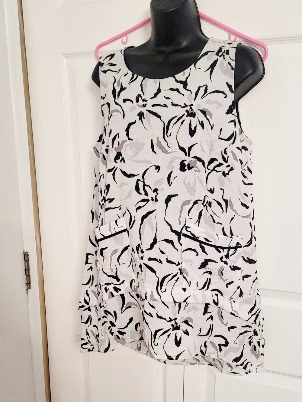 Habitat Black and White Abstract Floral Tunic Rayon Small Oversized